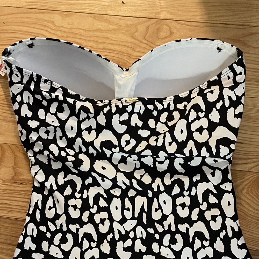 Anne Cole Black and White Leopard Print One Piece - Picture 2 of 3